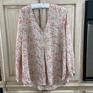 LC Lauren Conrad blouse sz L v- neck long sleeved EUC